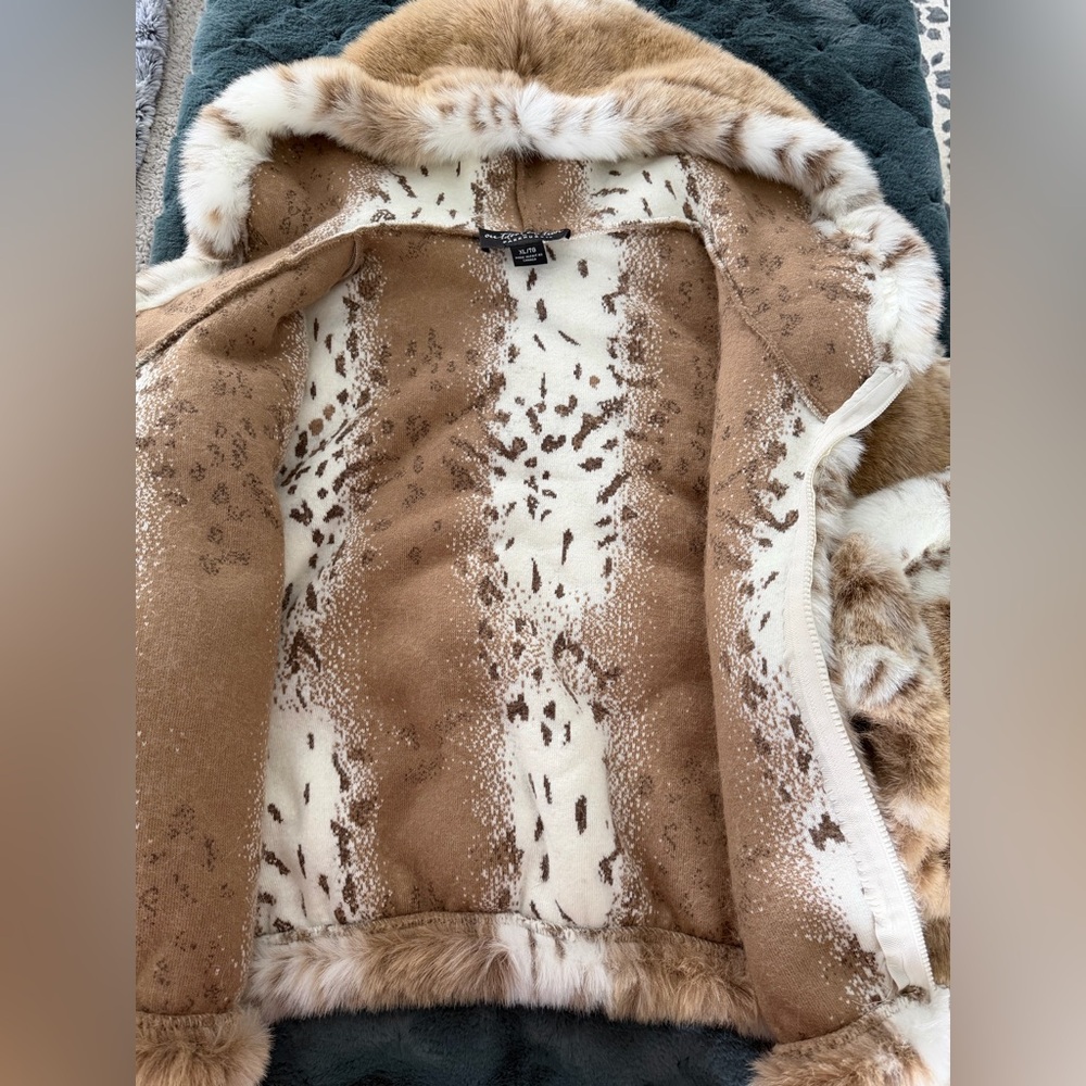 Parkhurst Outdoor Edition Beige and White Faux Fur Jacket - Picture 11 of 15